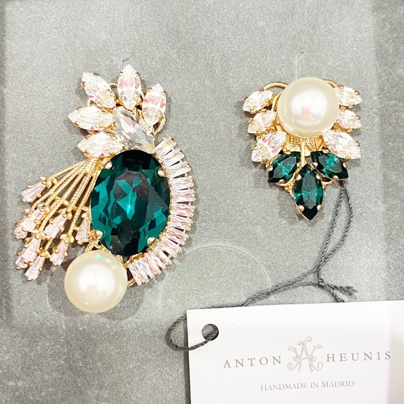 Revolve ANTON HEUNIS Asymmetric Crystal Cluster Mismatch Statement Earrings - Picture 8 of 8